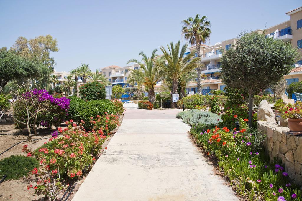 King'S Palace Apartment Paphos Exteriör bild