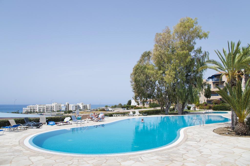 King'S Palace Apartment Paphos Exteriör bild