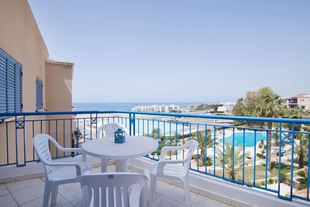 King'S Palace Apartment Paphos Exteriör bild